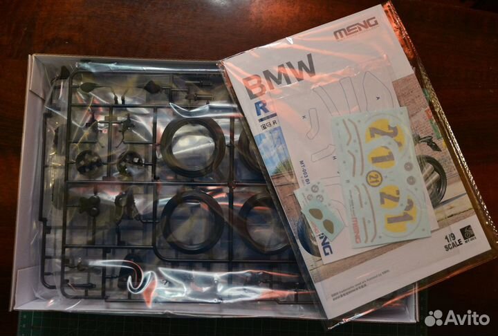 Мотоцикл BMW R nineT Meng MT-003 + допы