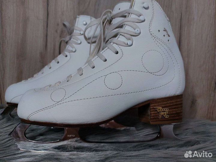 Фигурные коньки risport