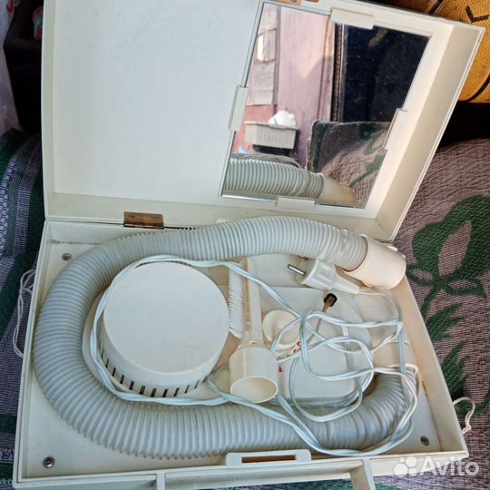 Фен в кейсе