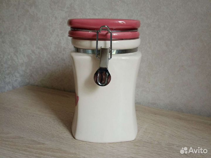 Банка керамическая для сыпучих новая