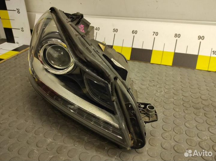 Фара правая Mercedes-Benz C-Class