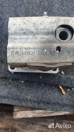 Передний усилитель бампера peugeot 308