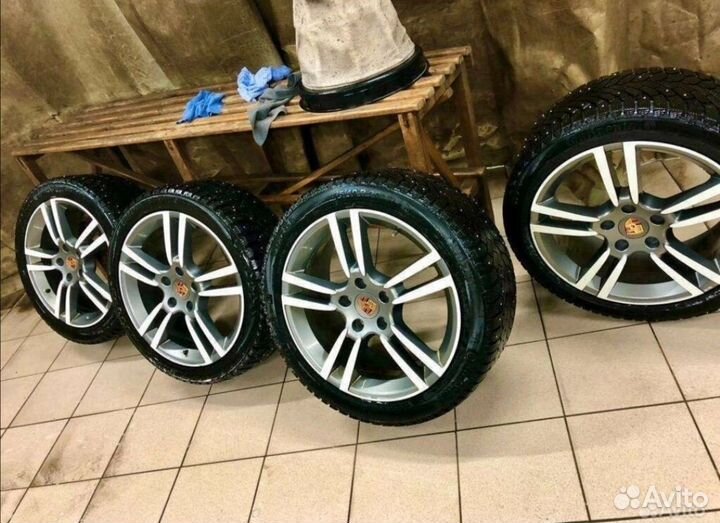 Комплект колес на Porsche cayenne r20