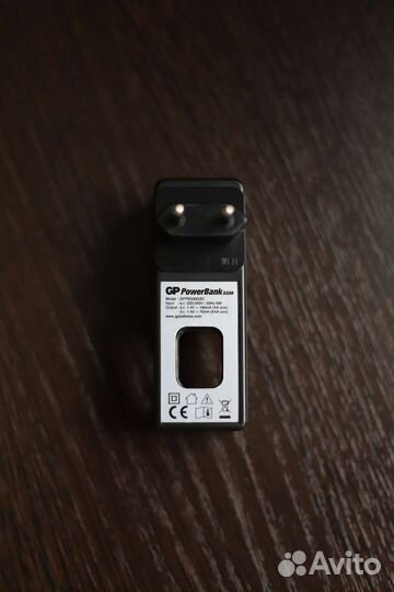 Зарядное устройство GP PB330