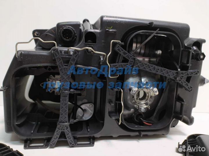 Фара Mercedes Actros правая A9438200261