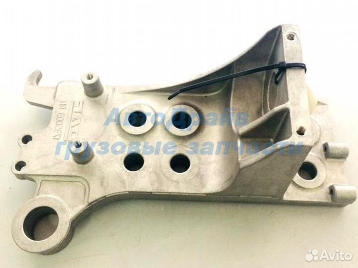 Кронштейн бампера правый даф хф 105 95