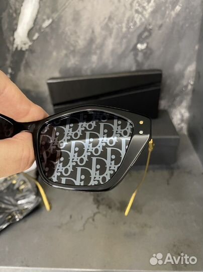 Солнцезащитные очки женские dior