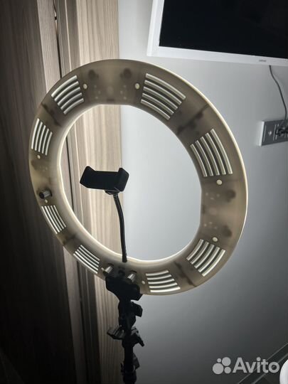 Кольцевая лампа 40 см со штативом