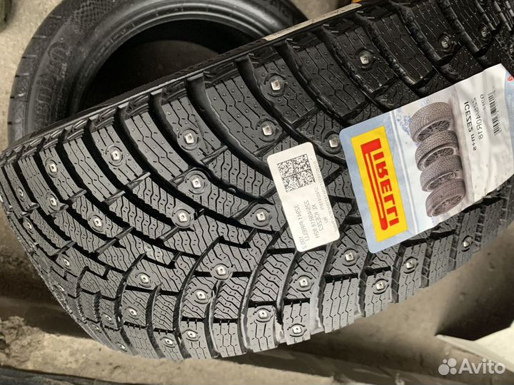 Pirelli Ice Zero 2 225/40 R18
