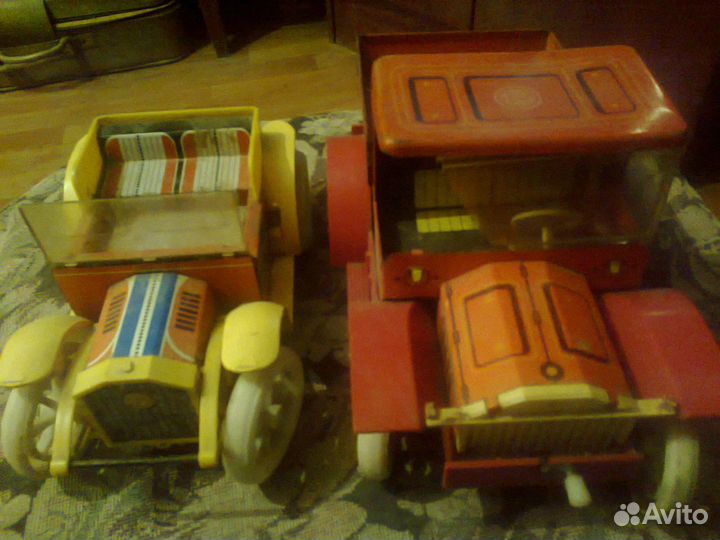 Советские игрушки Грузовик и Фаэтон