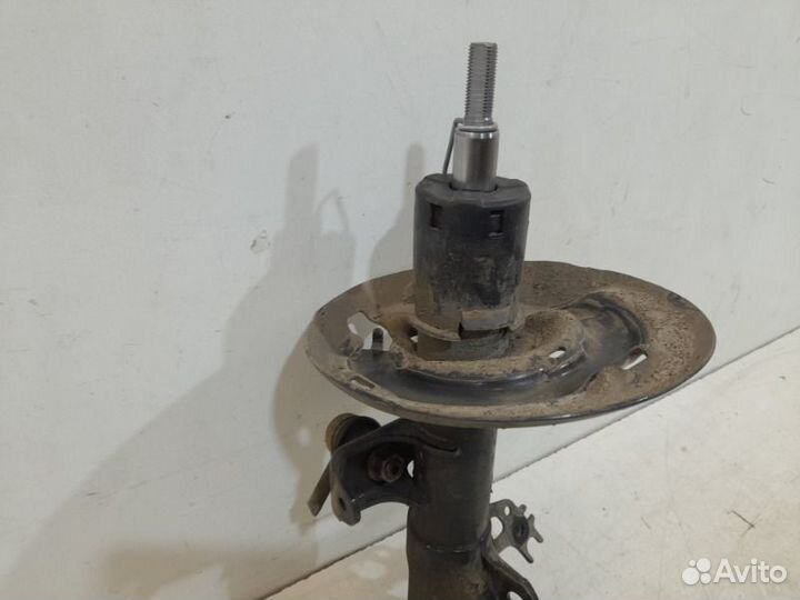 Амортизатор передний правый Toyota Camry V70