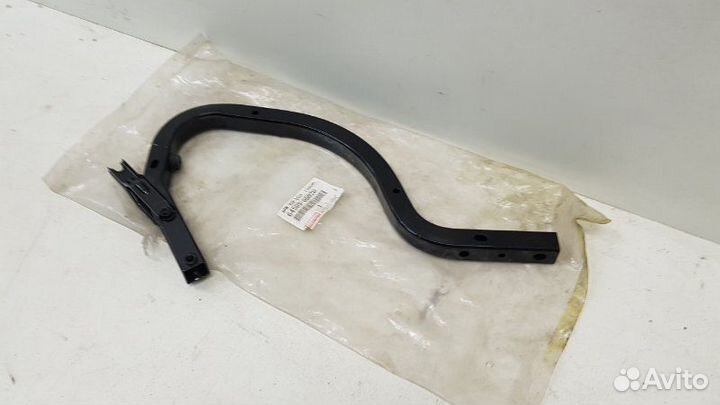 Петля крышки багажника задняя левая Toyota Avensis