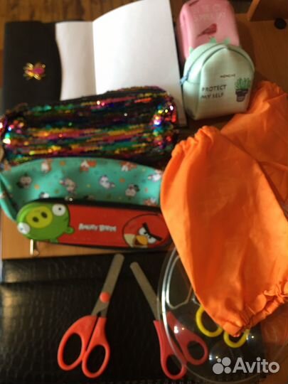 Школьные принадлежности