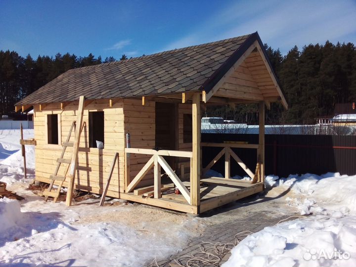 Плотник строитель