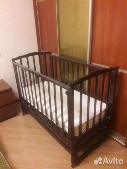 Детская кроватка