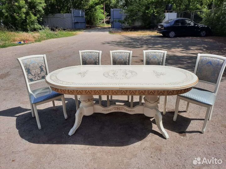 Столы и стулья