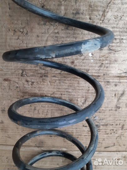 Пружина передняя Ниссан Санни Н14