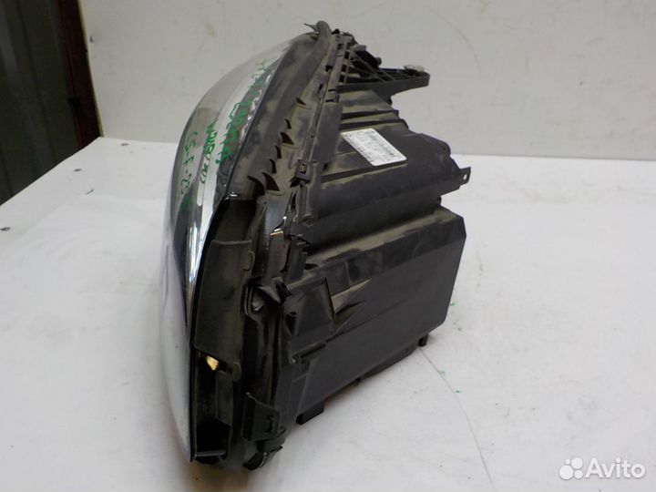 Фара правая на Mercedes-Benz W205 (C-Klasse)