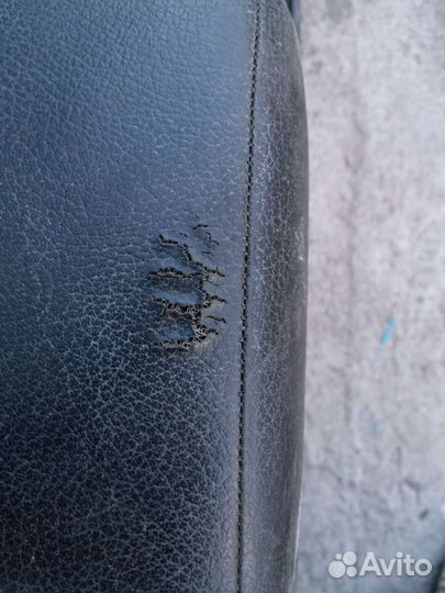 Nissan Navara d40 подлокотник