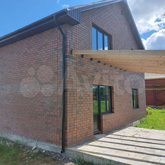 Дом 190 м² на участке 11,3 сот.