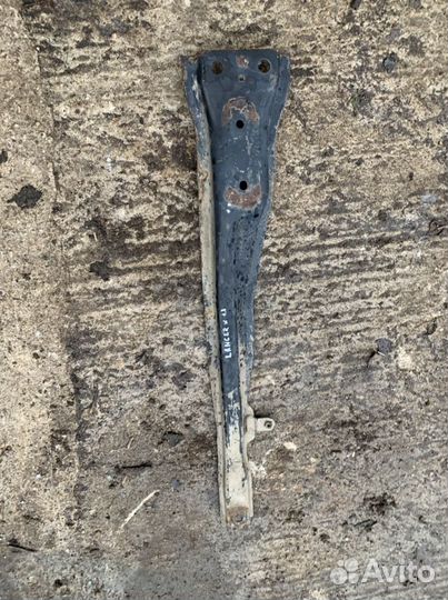 Балка лыжа подрамника Lancer x 10 mitsubishi