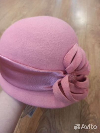 Шапка велюровая для девушек