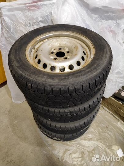 Dunlop Graspic DS3 215/65 R16