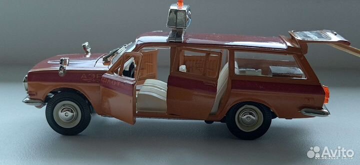 Модель автомобиля Волга Газ 2402 Аэрофлот 1:43