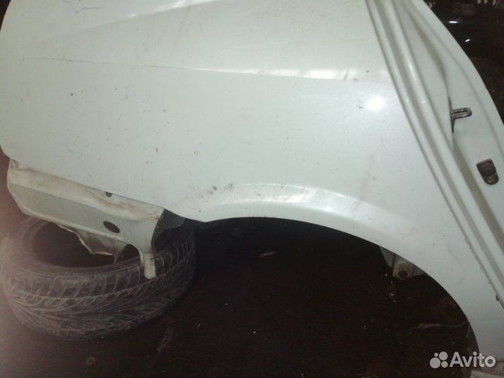 Крыло заднее правое Nissan Primera