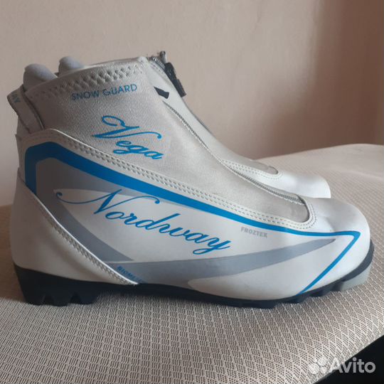 Лыжные ботинки женские