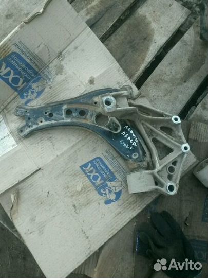 Передние рычаги Volkswagen Fox