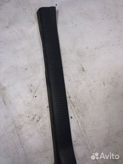 Накладка на порог задняя левая Toyota Ipsum SXM10G