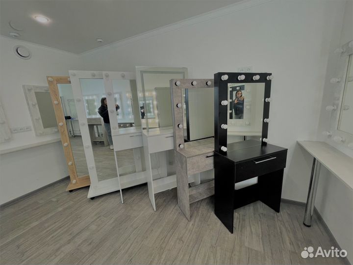 Мебель для салона красоты в наличии и под заказ