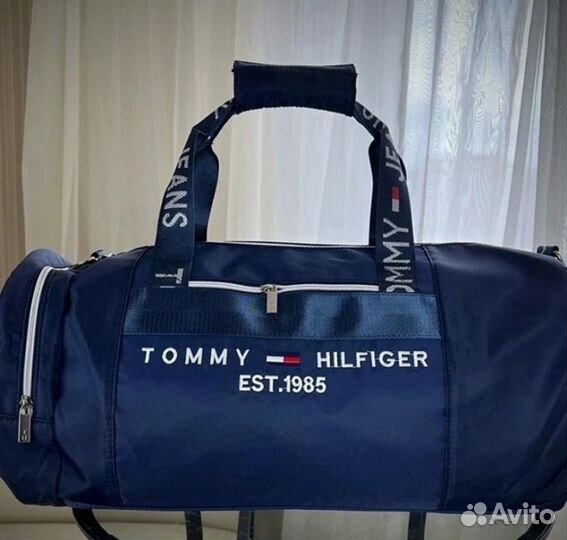 Сумка tommy hilfiger спортивная