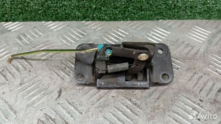 Замок двери багажника Ssangyong Rexton