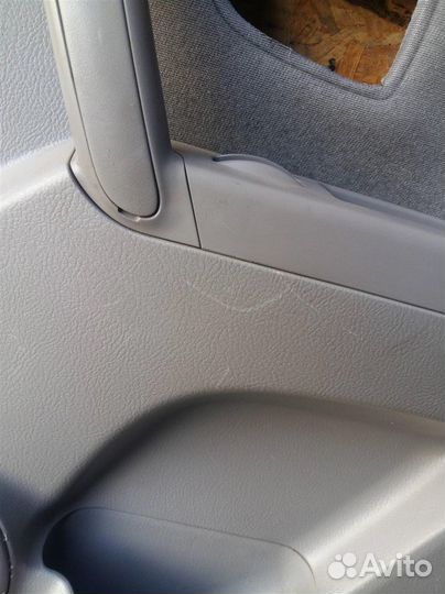 Обшивка двери задней правой Kia Sorento 2002-2009