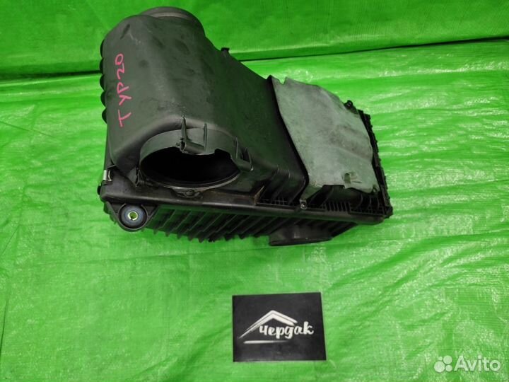 Корпус воздушного фильтра Volkswagen Touareg