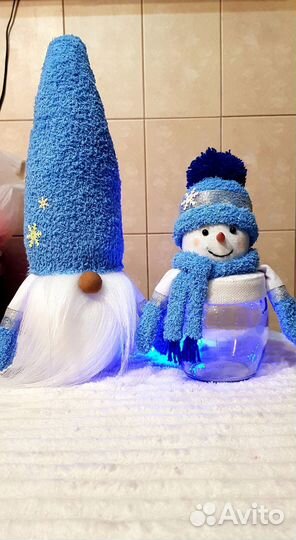 Новогодний гном и снеговик пара