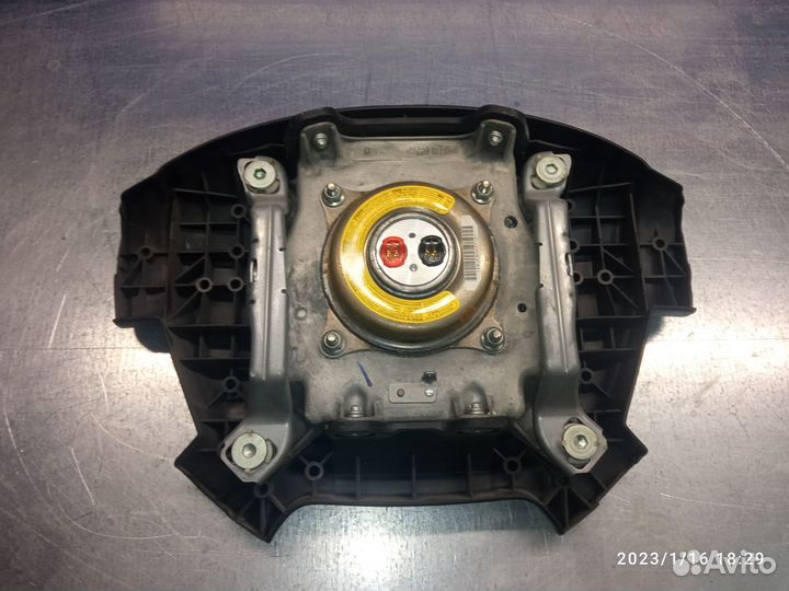 Подушка безопасности водителя Toyota Tundra