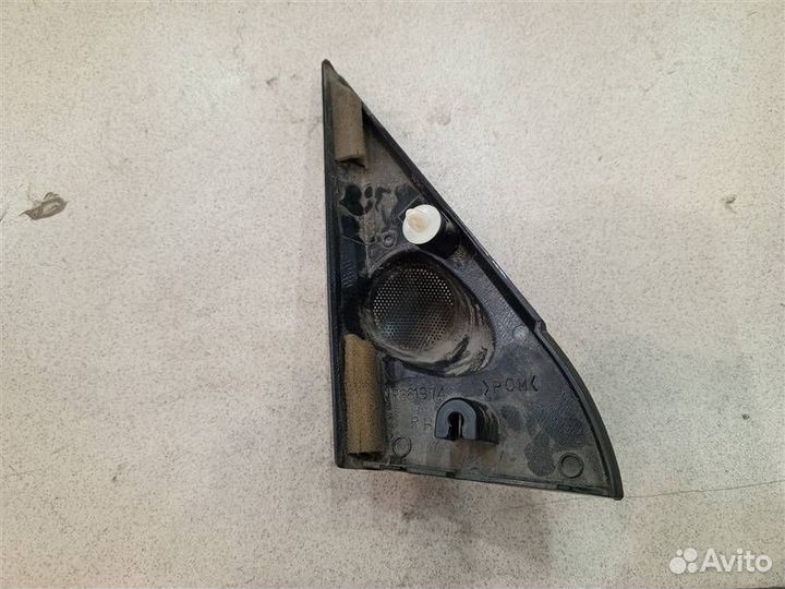 Уголок двери передней правой внутренний Mitsubish