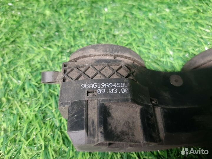 В наличии: Блок кнопок Ford Focus 1