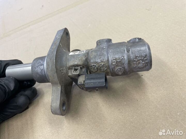 Главный тормозной цилиндр Фольцваген Тигуан 1