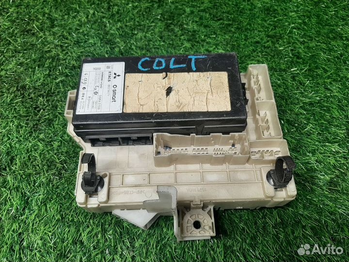 Блок предохранителей Mitsubishi Colt 6