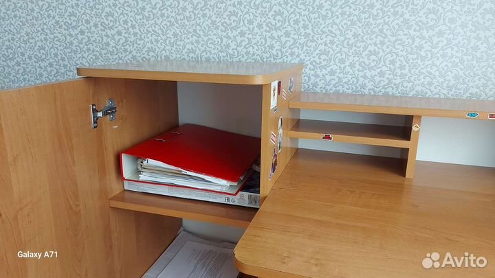 Детский письменный стол