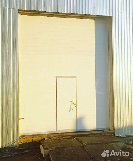 Секционные ворота