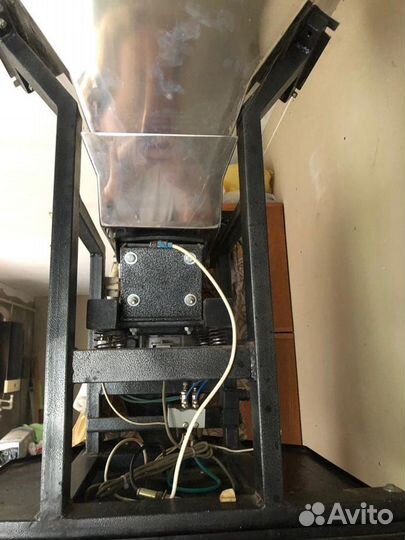 Фасовочно-упаковочный аппарат тпа-1200ра