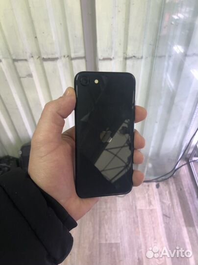 iPhone SE (2020), 64 ГБ