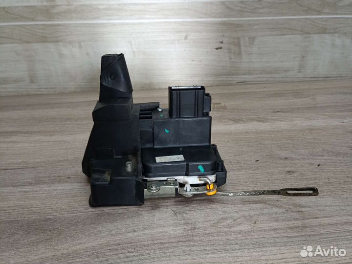 Замок задней правой двери fusion fiesta mk5