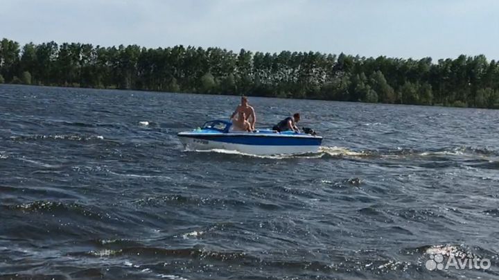 Катер с прицепом