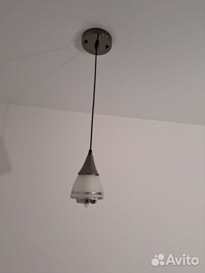 Продам люстру